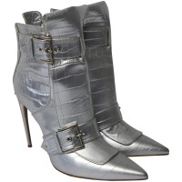 Alexander McQueen Ankle boots Leather in Silvery