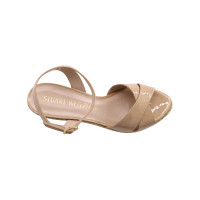 Stuart Weitzman Sleehakken Lakleer in Beige