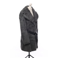 Dolce & Gabbana Jacke/Mantel aus Pelz in Grau