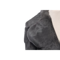 Dolce & Gabbana Jacke/Mantel aus Pelz in Grau