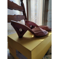 Fendi Sandals Patent leather in Pink