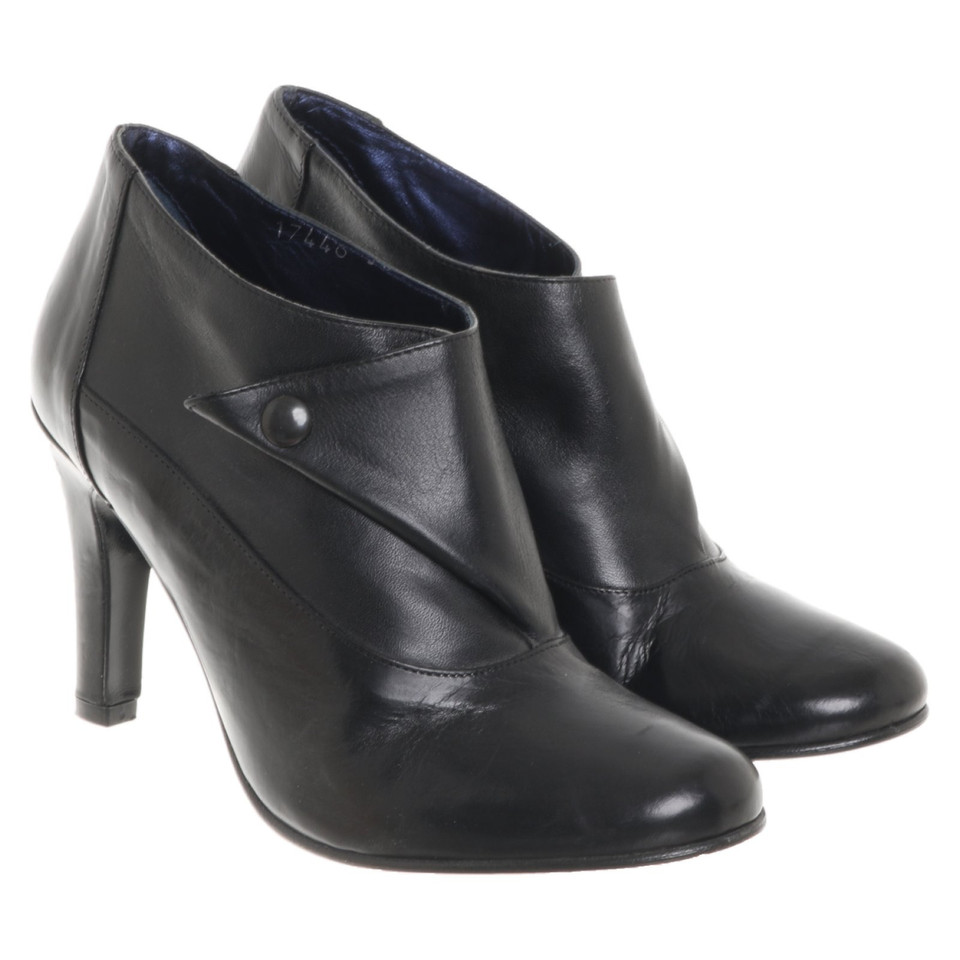 Bruuns Bazaar Ankle boots Leather in Black