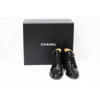 Chanel Enkellaarzen Lakleer in Zwart