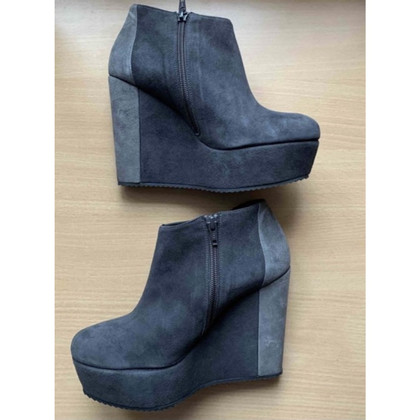 Pierre Hardy Ankle boots Suede in Grey