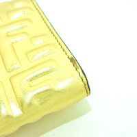 Fendi  Baguette in vernice color oro