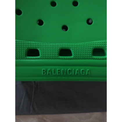 Balenciaga Crocs Tote in Groen