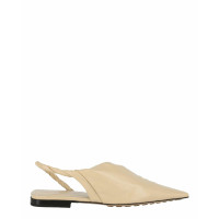 Bottega Veneta Sandalen aus Leder in Beige