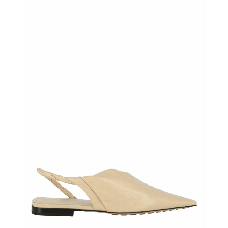 Bottega Veneta Sandals Leather in Beige