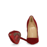 Christian Louboutin Décolleté/Spuntate in Pelle in Rosso