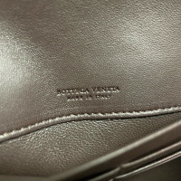 Bottega Veneta Täschchen/Portemonnaie aus Leder in Braun