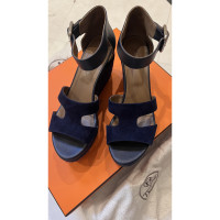 Hermès Chaussures compensées en Cuir en Bleu