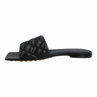 Bottega Veneta Sandalen aus Leder in Schwarz