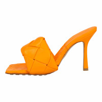 Bottega Veneta Slipper/Ballerinas aus Leder in Orange