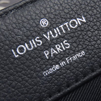 Louis Vuitton Schoudertas Leer in Grijs