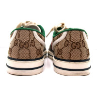 Gucci Sneakers aus Canvas in Beige