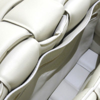 Bottega Veneta Padded Cassette aus Leder in Weiß