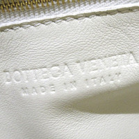 Bottega Veneta Padded Cassette Leer in Wit