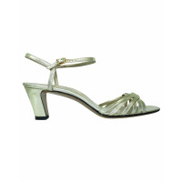 Salvatore Ferragamo Sandalen Leer in Goud