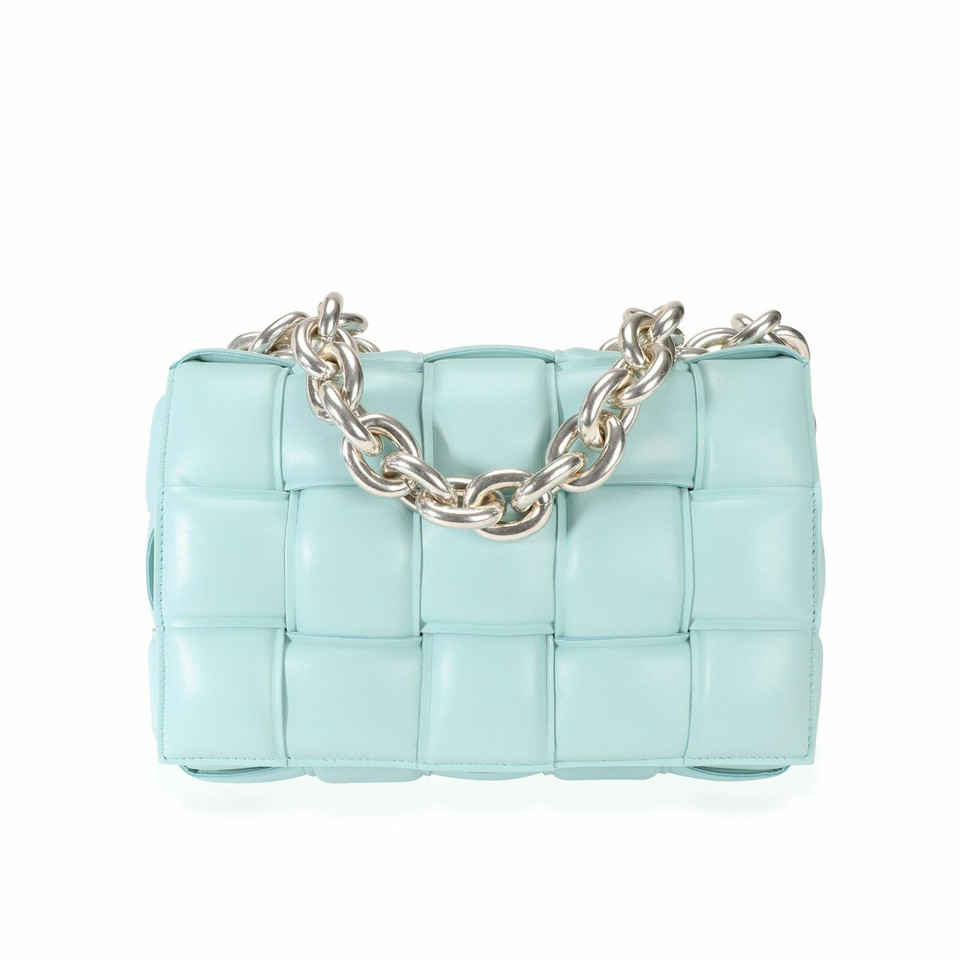 Bottega Veneta Padded Cassette in Blau