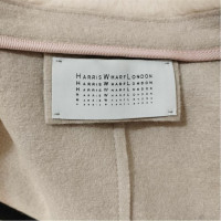 Harris Wharf Jacke/Mantel aus Wolle in Creme