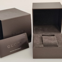 Gucci Armbanduhr aus Leder in Braun
