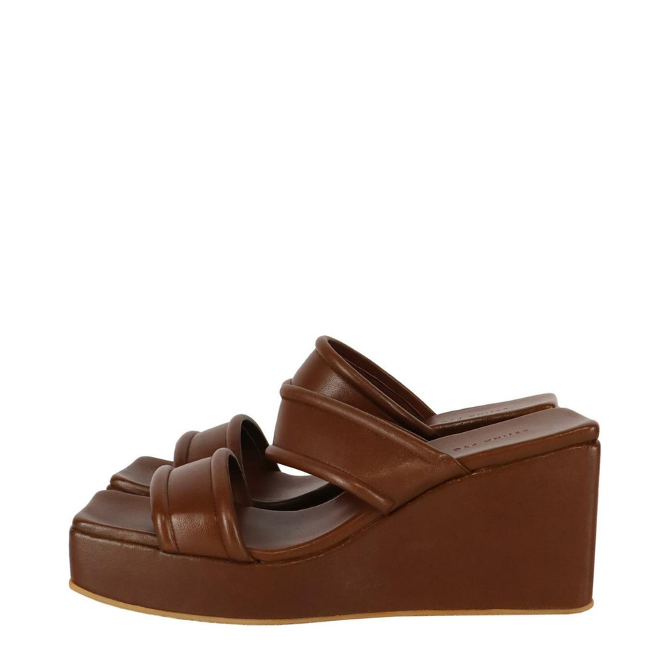 Rejina Pyo Sandals Leather in Brown