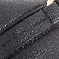 Louis Vuitton Saintonge aus Leder in Schwarz