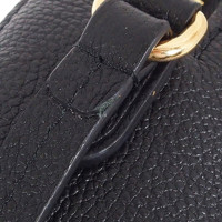 Louis Vuitton Saintonge aus Leder in Schwarz