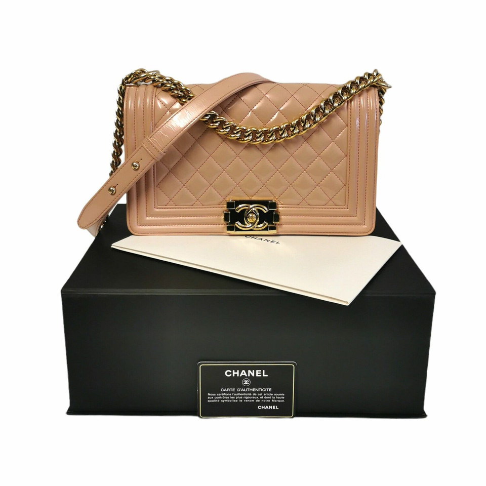 Chanel Boy Bag in Pelle verniciata in Rosa