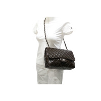 Chanel Classic Flap Bag Jumbo Lakleer in Bruin