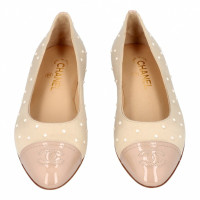 Chanel Slippers/Ballerina's in Huidskleur