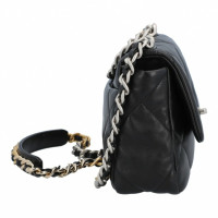 Chanel 19 Bag aus Leder in Schwarz