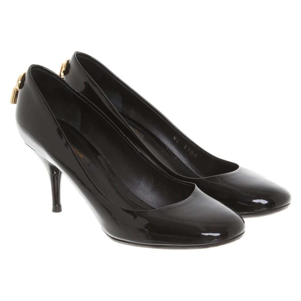 Louis Vuitton pumps in patent leather