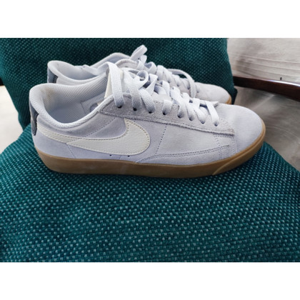 Nike Chaussures de sport en Daim en Turquoise