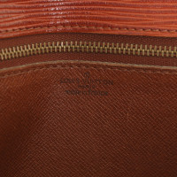 Louis Vuitton Clutch aus braunem Epi-Leder