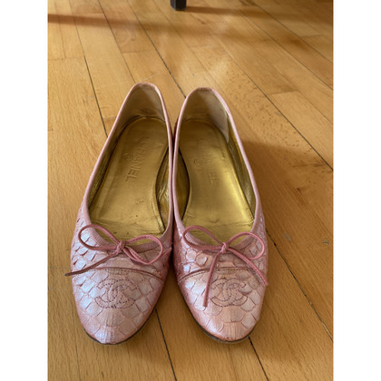 Chanel Slipper/Ballerinas aus Leder in Rosa / Pink