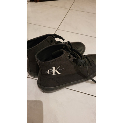 Calvin Klein Chaussures de sport en Toile en Noir