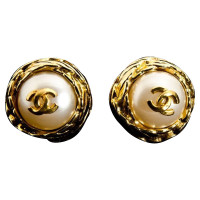 Chanel Vintage "Logo Mania" oor clips