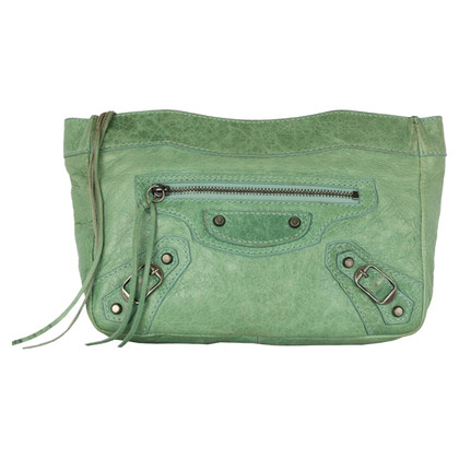 Balenciaga Classic Clutch Bag aus Leder in Grün