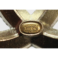 Chanel Brosche aus Stahl in Gold
