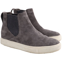 Vince Trainers Suede in Grey