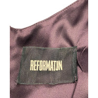 Reformation Kleid aus Seide in Violett