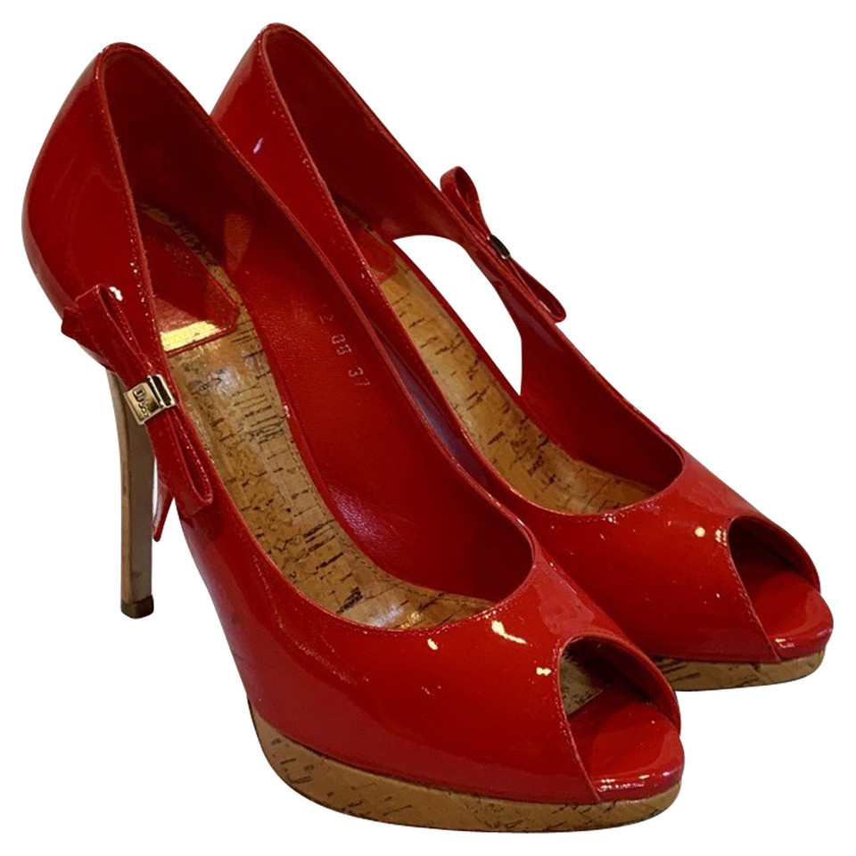 Christian Dior Pumps/Peeptoes aus Lackleder in Rot