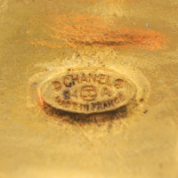 Chanel Goldfarbene Logo-Brosche