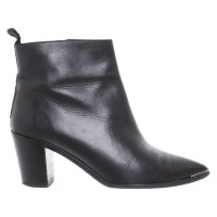 Acne Stiefeletten aus Leder in Schwarz