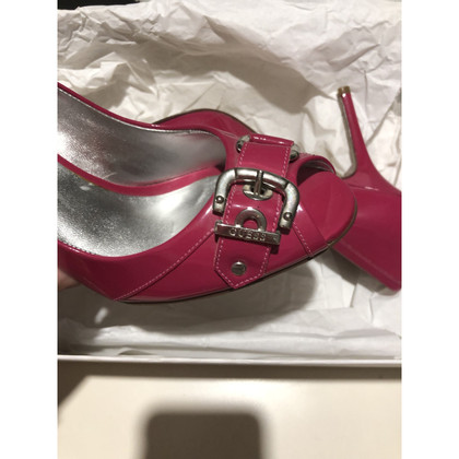 Guess Pumps/Peeptoes Patent leather in Fuchsia