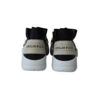 Emilio Pucci Sneakers aus Wildleder in Schwarz