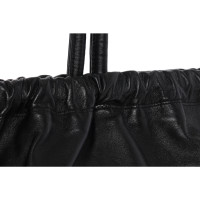 Konstantin Starke Handtasche aus Leder in Schwarz