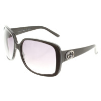 Gucci Sunglasses in black