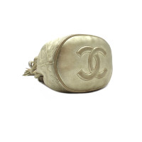 Chanel Clutch aus Leder in Gold